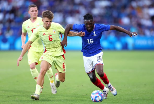 意媒：铃木彩艳可能因为手部骨折缺阵三个月，明年2至3月复出