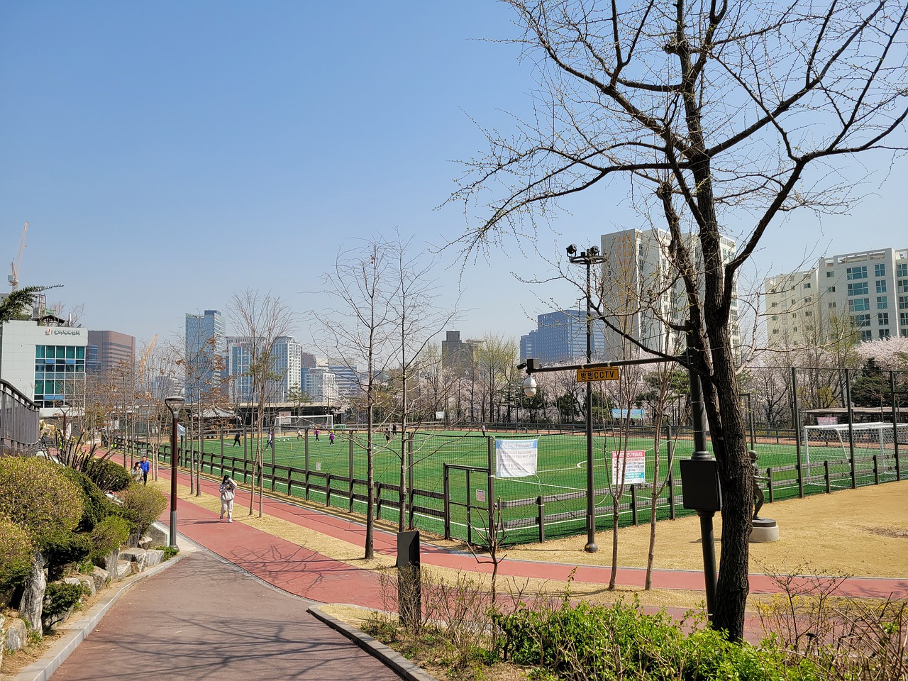 ATP年终总决赛：阿尔卡拉斯2-1逆转，基本锁定出线权，辛纳急了！